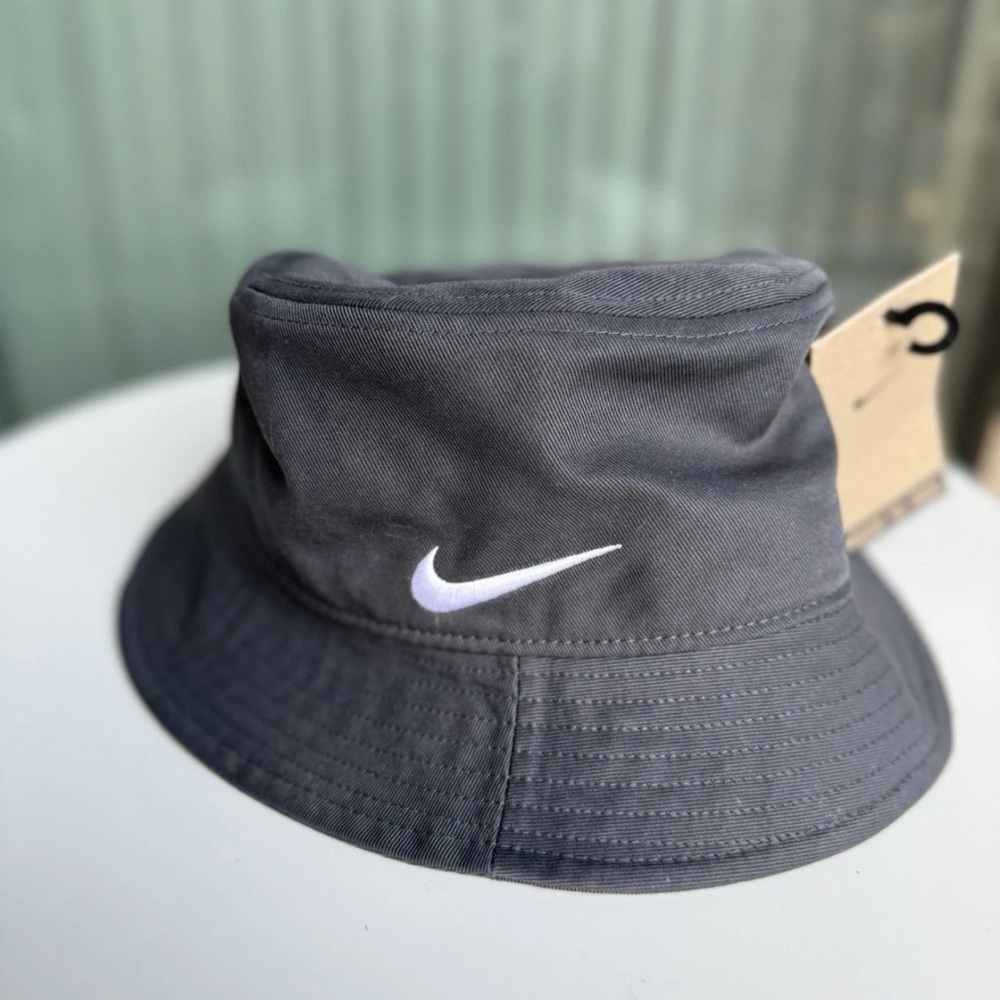 Nike Dri-Fit Swoosh Logo Apex Golf Bucket Unisex Hat Anthracite (Gray Black)‎ M